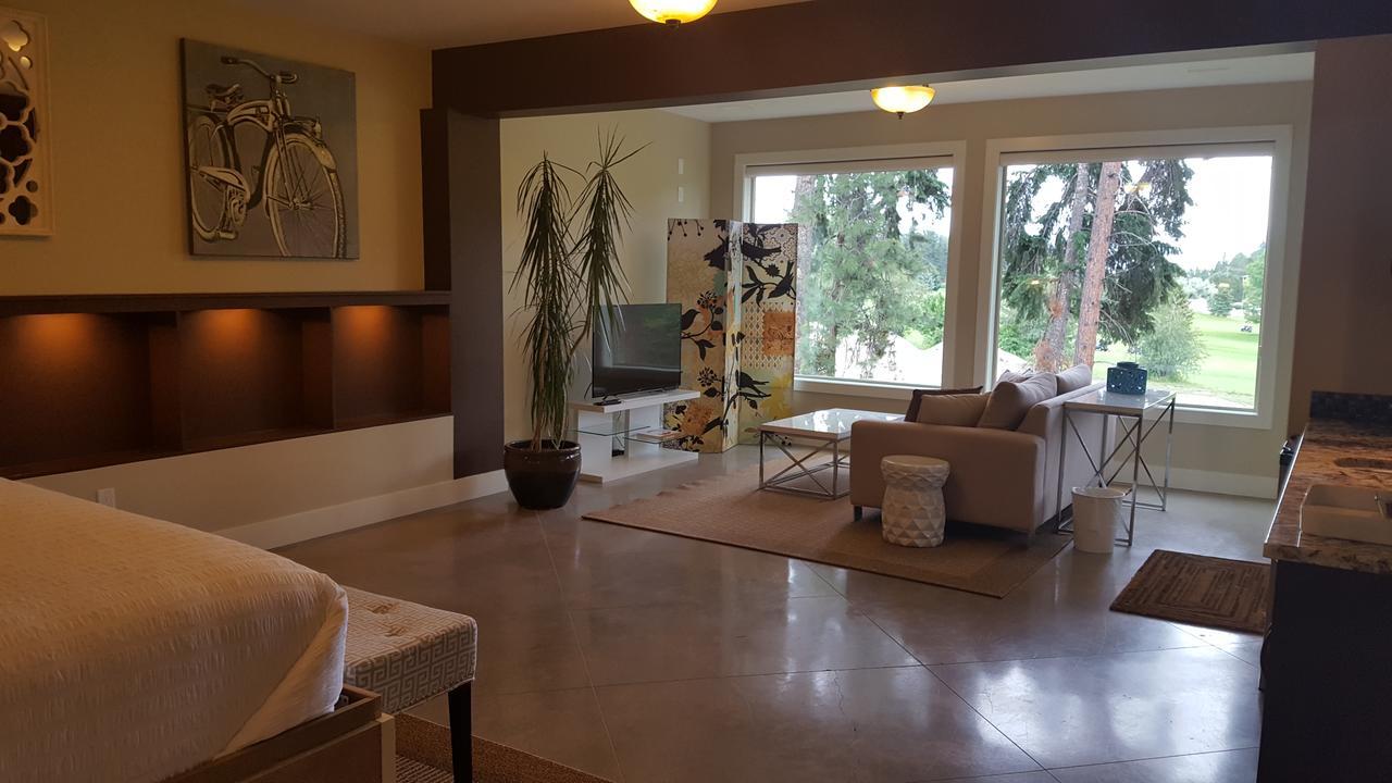 Teehouse Bed & Breakfast West Kelowna Ngoại thất bức ảnh